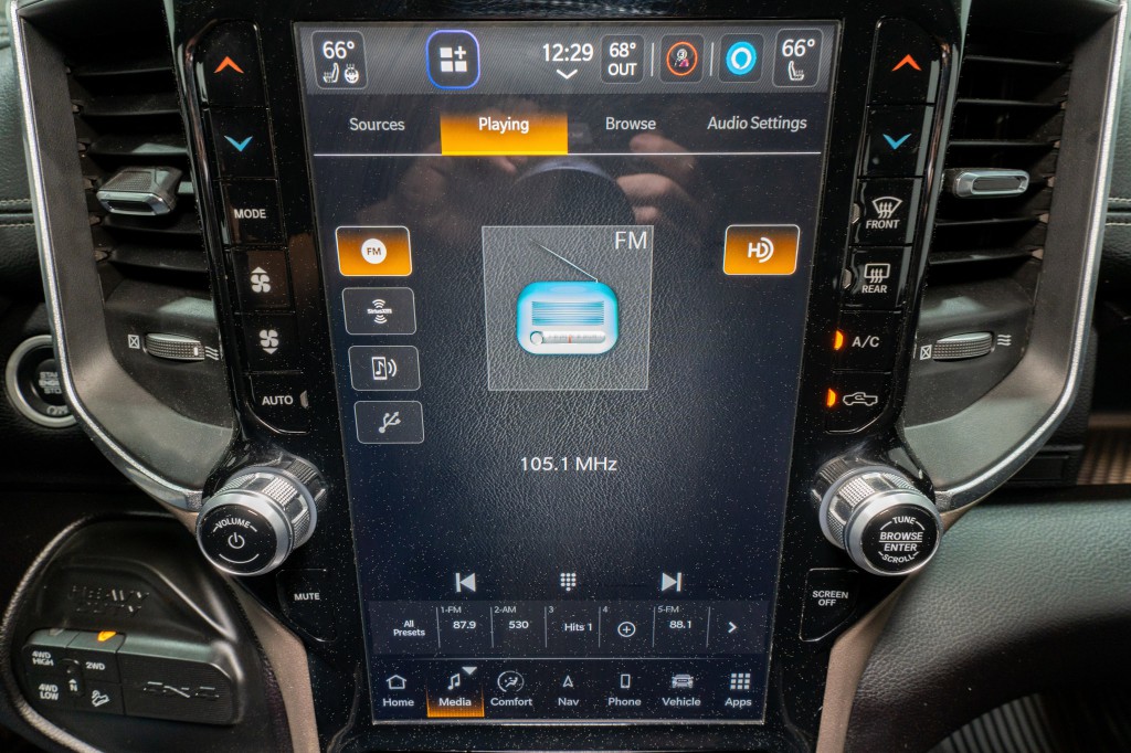 2023 RAM 2500 Image 19