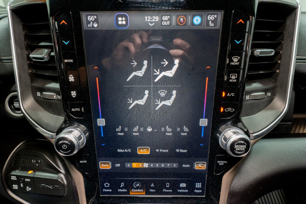 2023 RAM 2500 Image 20