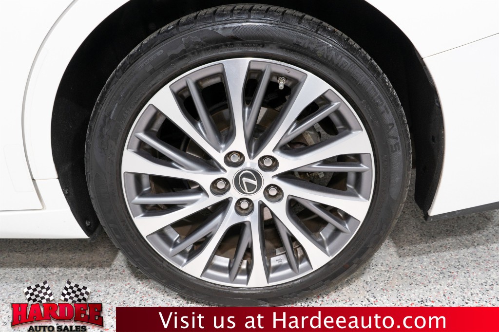 2019 Lexus ES Image 10