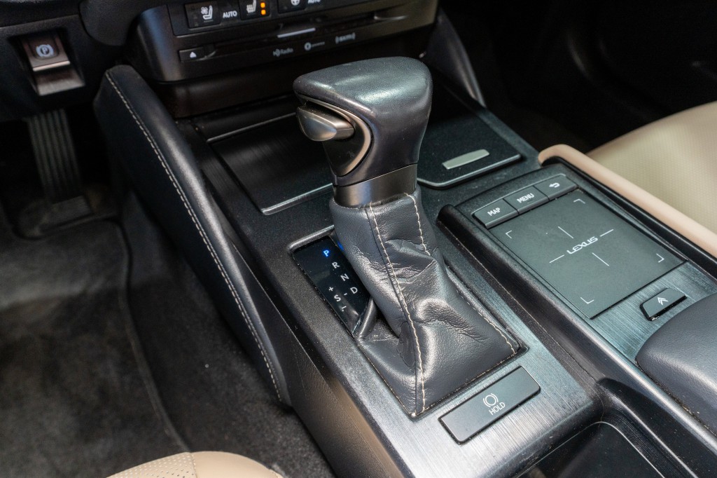 2019 Lexus ES Image 27