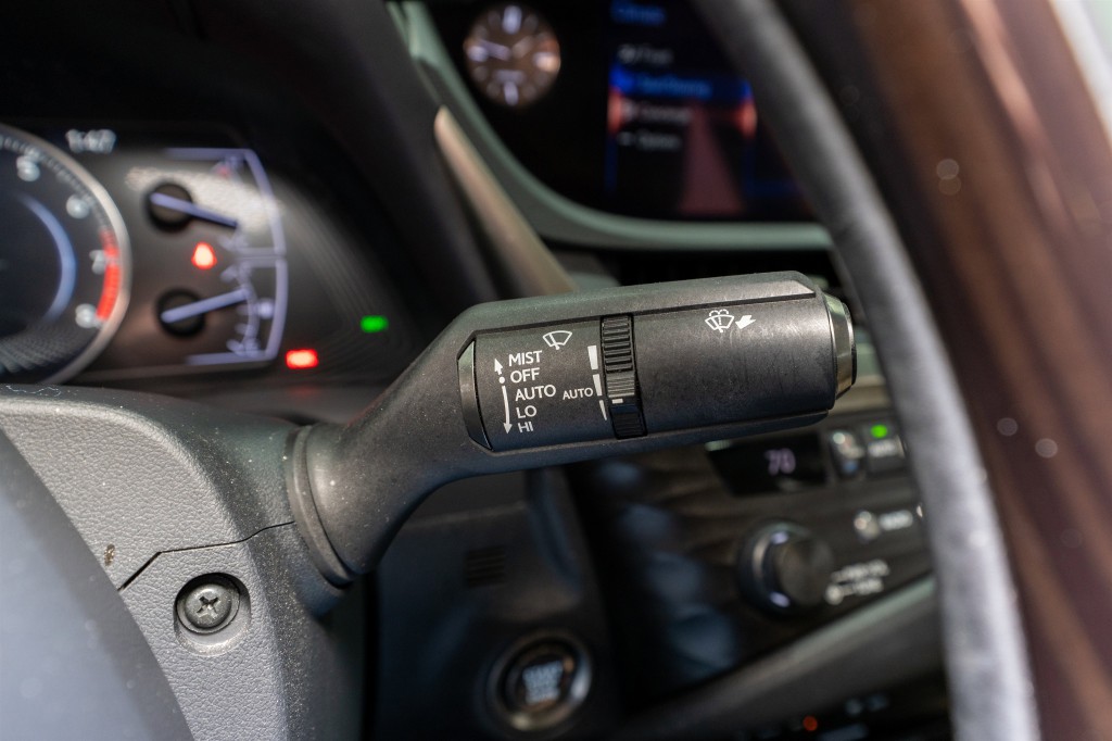 2019 Lexus ES Image 32