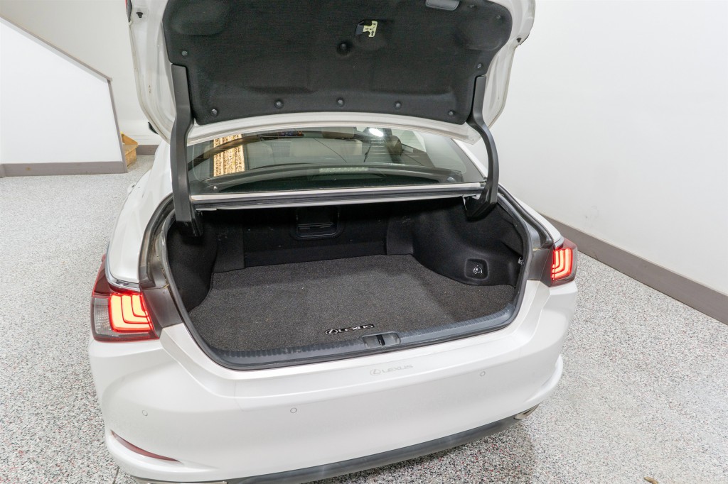 2019 Lexus ES Image 36