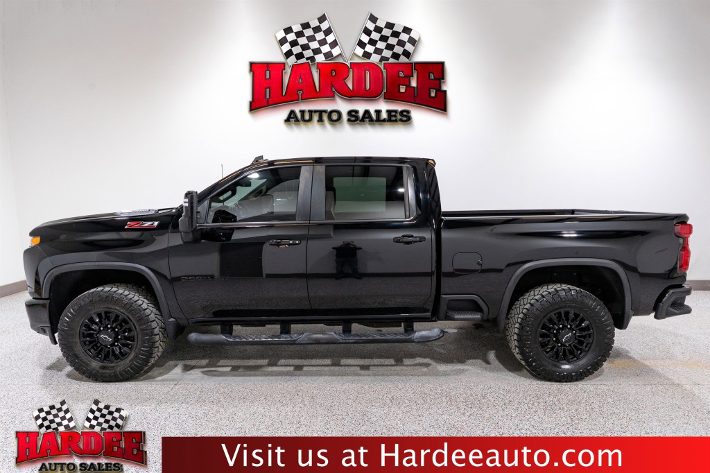 2022 Chevrolet Silverado 1500 Image 1