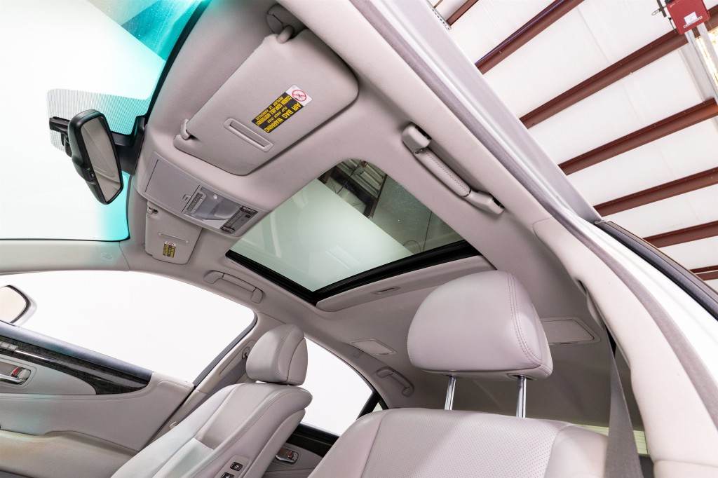 2012 Lexus LS 460 Image 17