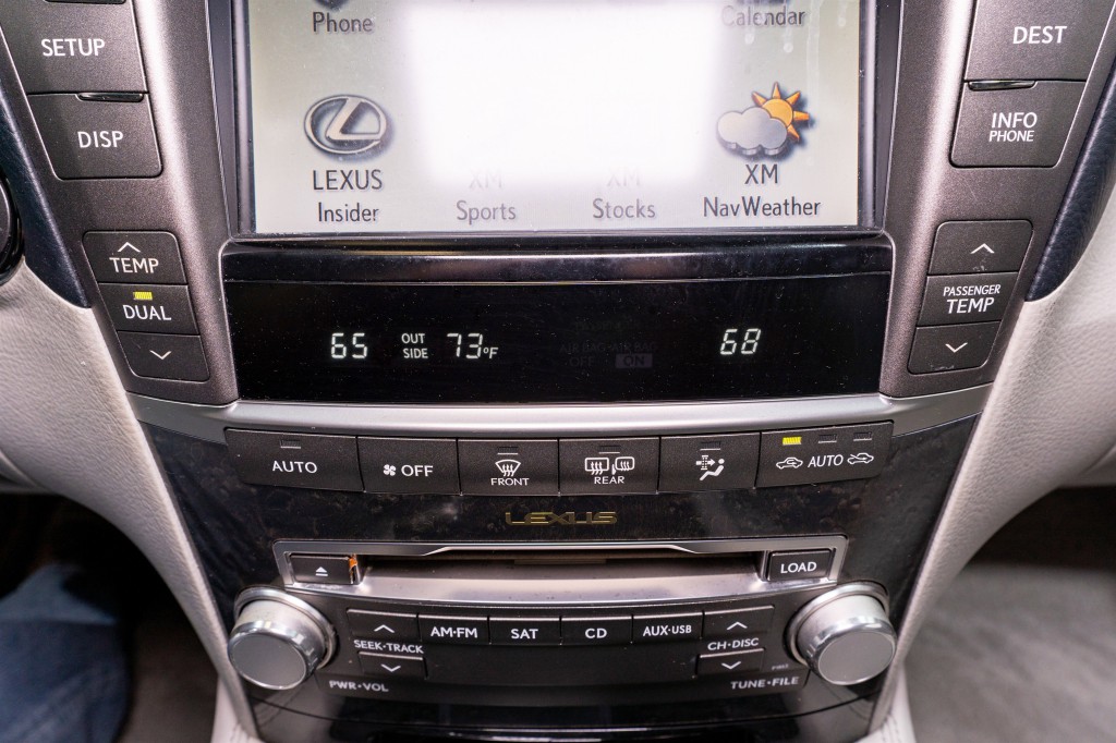 2012 Lexus LS 460 Image 23