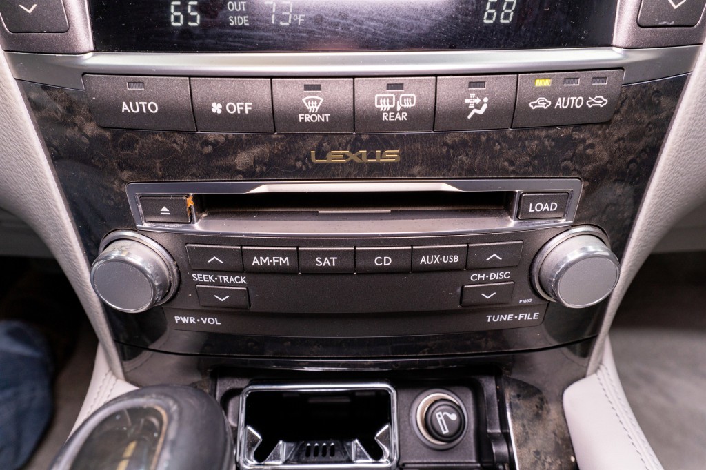 2012 Lexus LS 460 Image 24