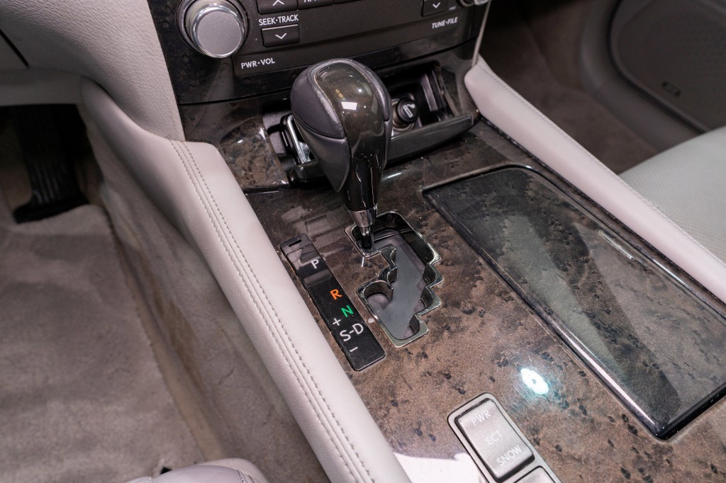 2012 Lexus LS 460 Image 25