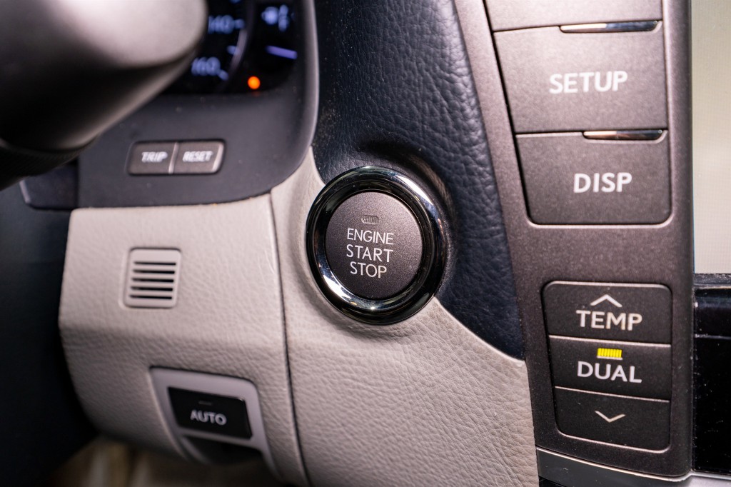 2012 Lexus LS 460 Image 33