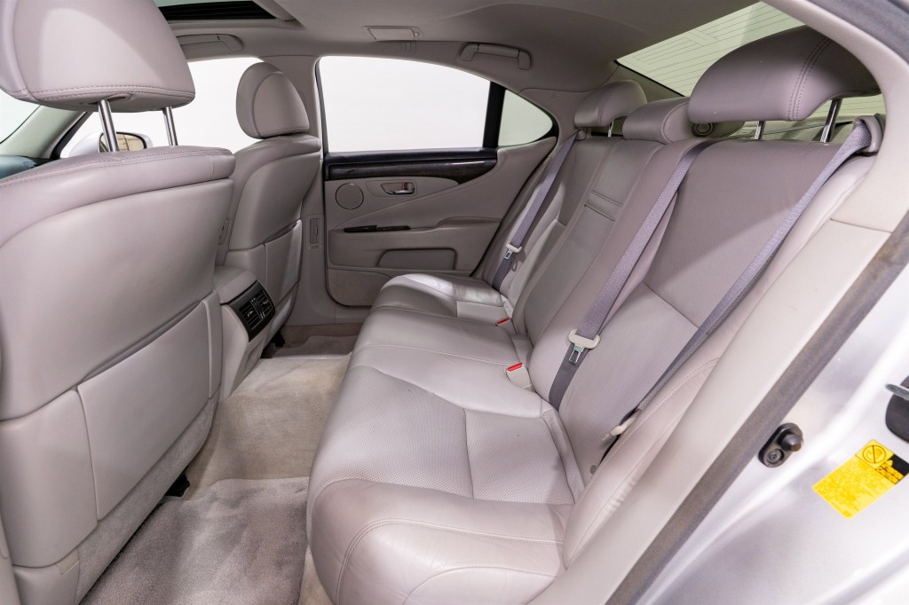 2012 Lexus LS 460 Image 35