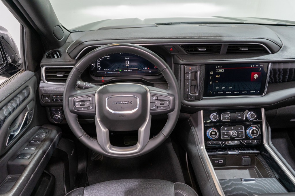 2023 GMC Yukon Image 11