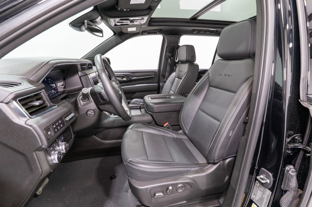2023 GMC Yukon Image 16