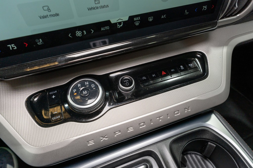 2025 Ford Expedition Image 24