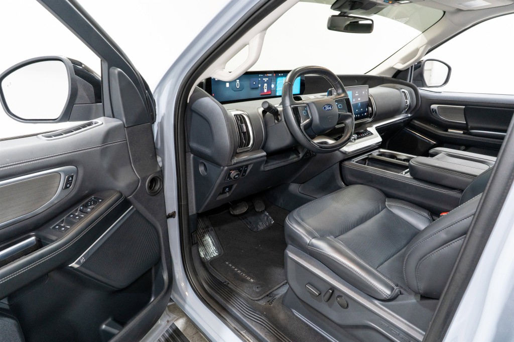 2025 Ford Expedition Image 11