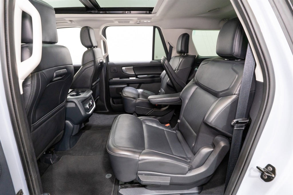2025 Ford Expedition Image 29