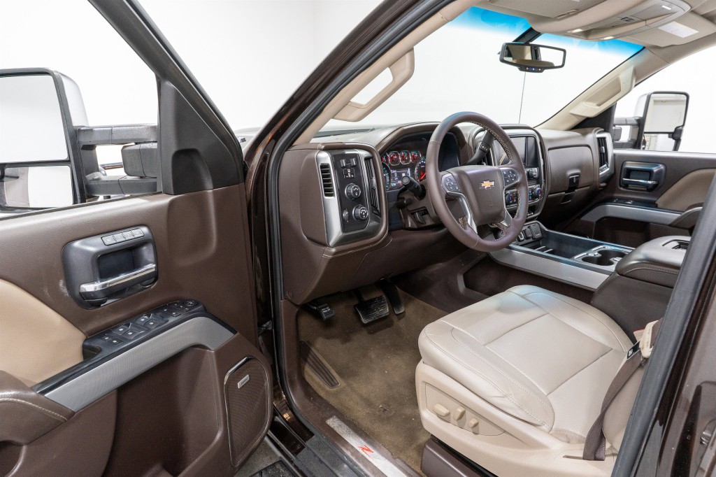 2018 Chevrolet Silverado 1500 Image 12