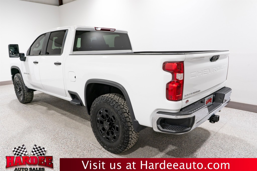 2024 Chevrolet Silverado 1500 Image 3
