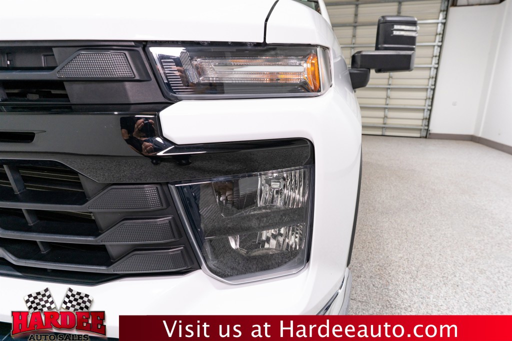 2024 Chevrolet Silverado 1500 Image 8