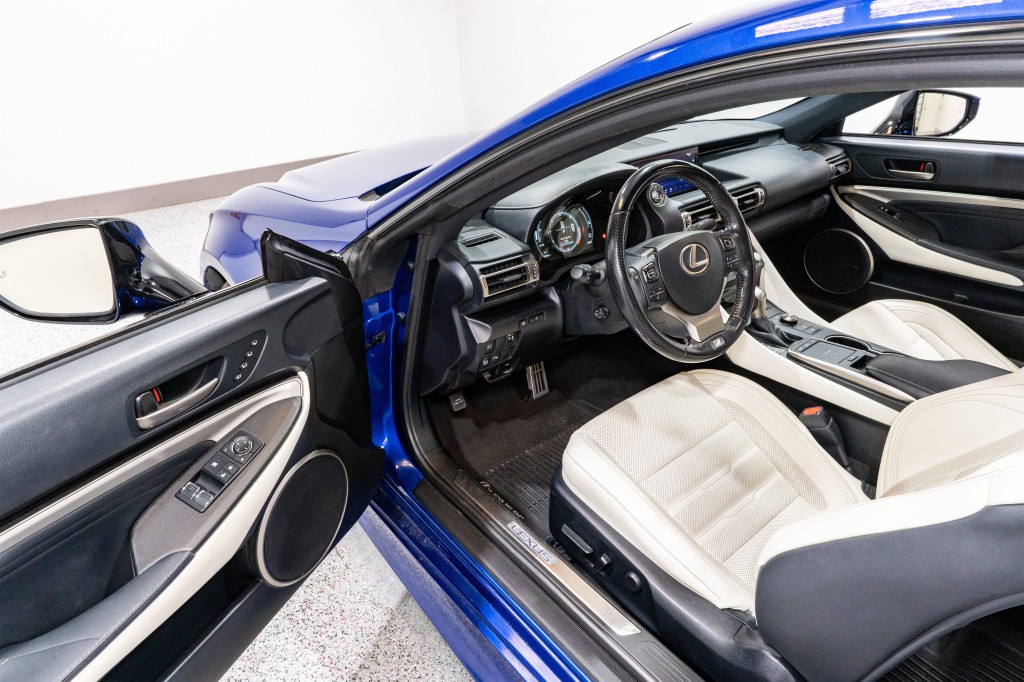 2019 Lexus RC Image 12