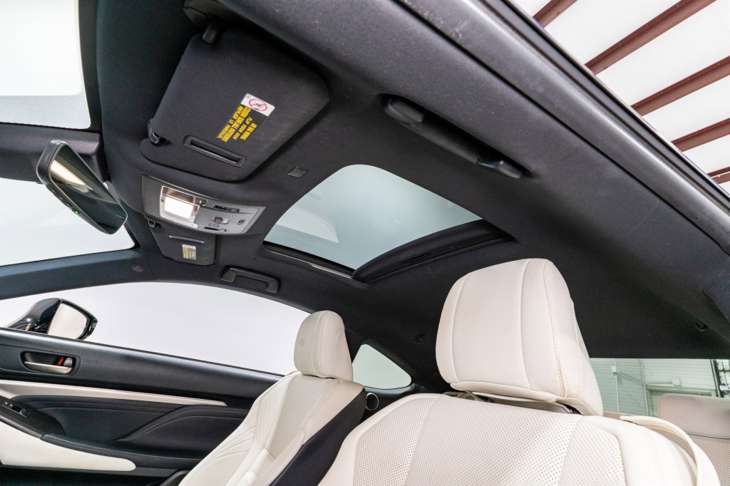 2019 Lexus RC Image 17