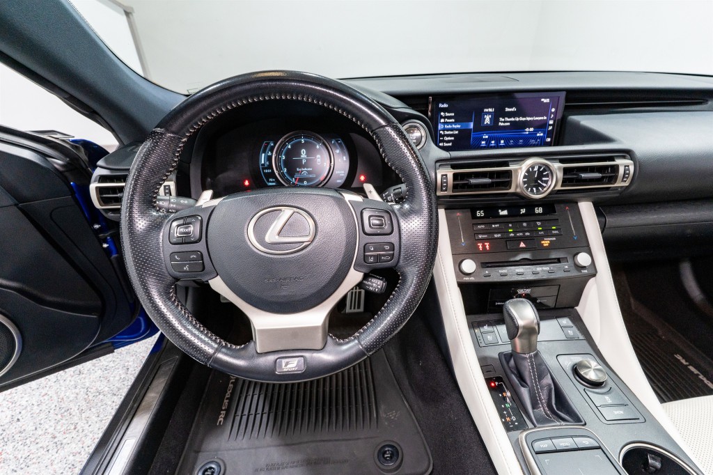 2019 Lexus RC Image 18