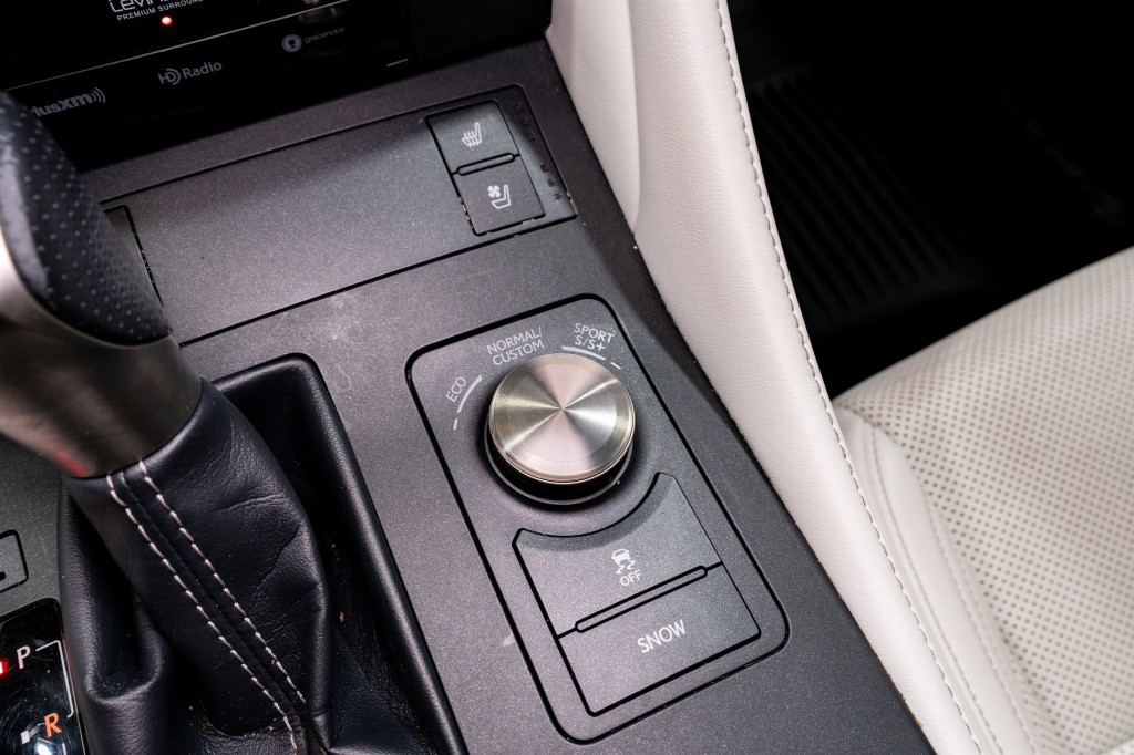 2019 Lexus RC Image 27