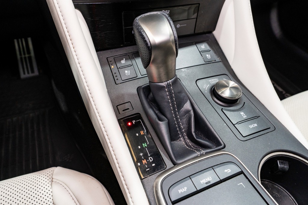 2019 Lexus RC Image 28