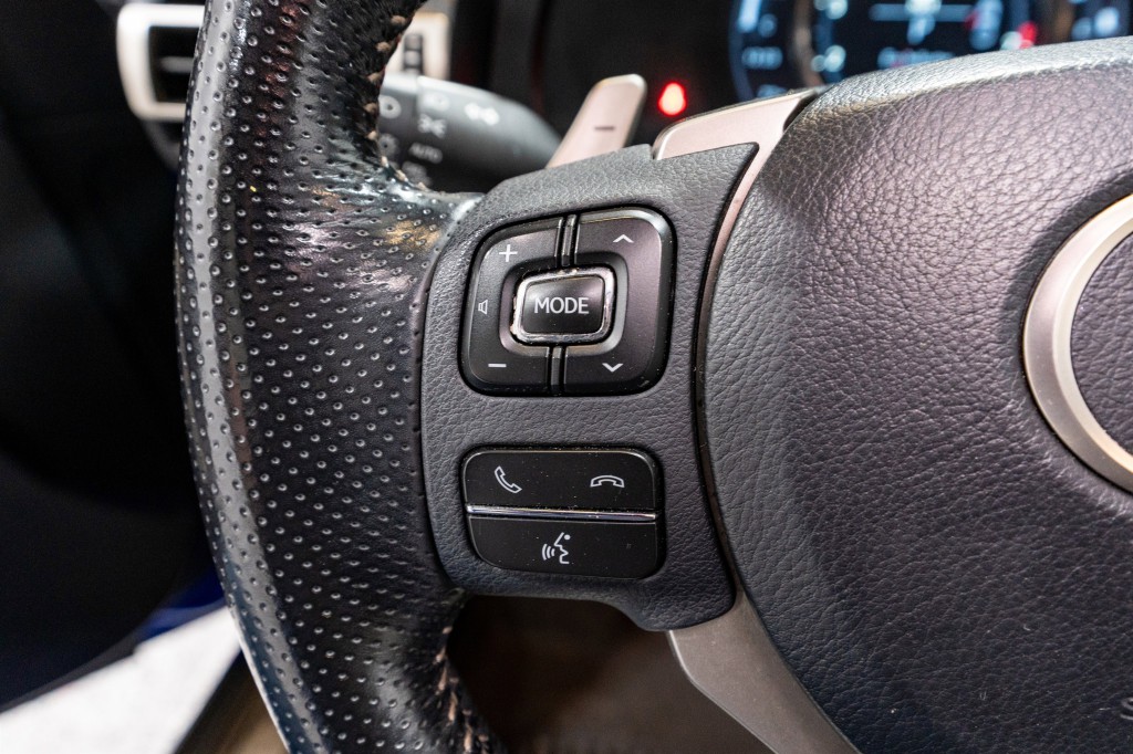 2019 Lexus RC Image 32