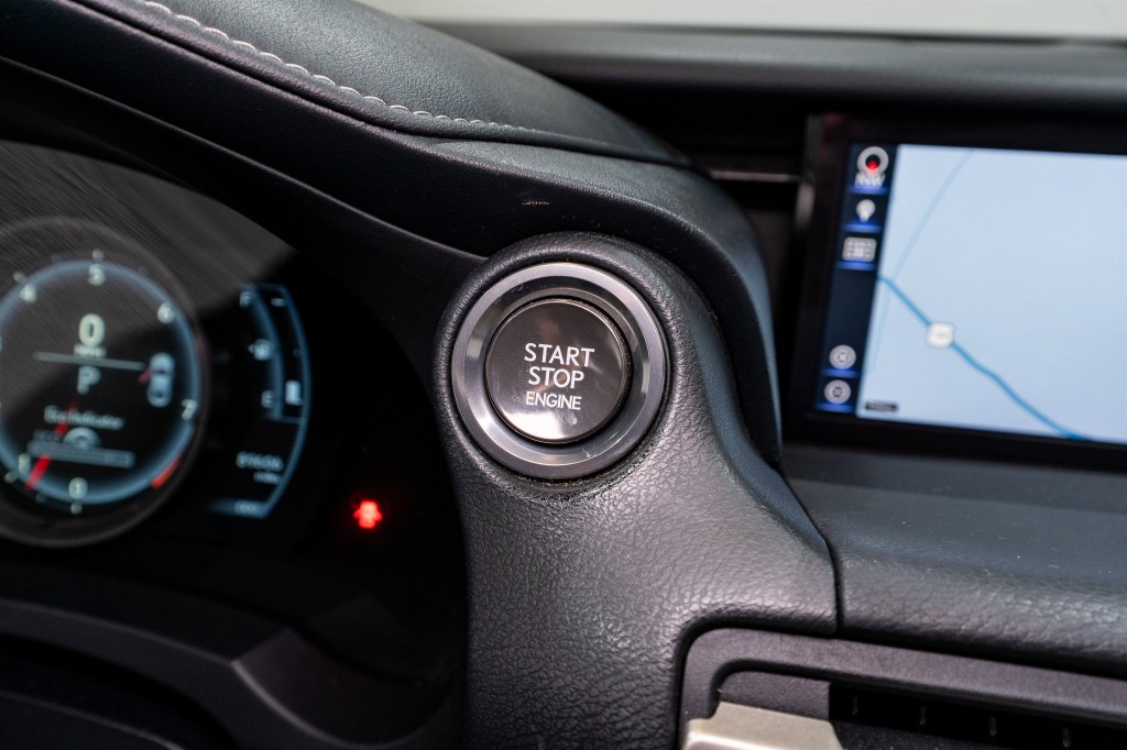 2019 Lexus RC Image 36