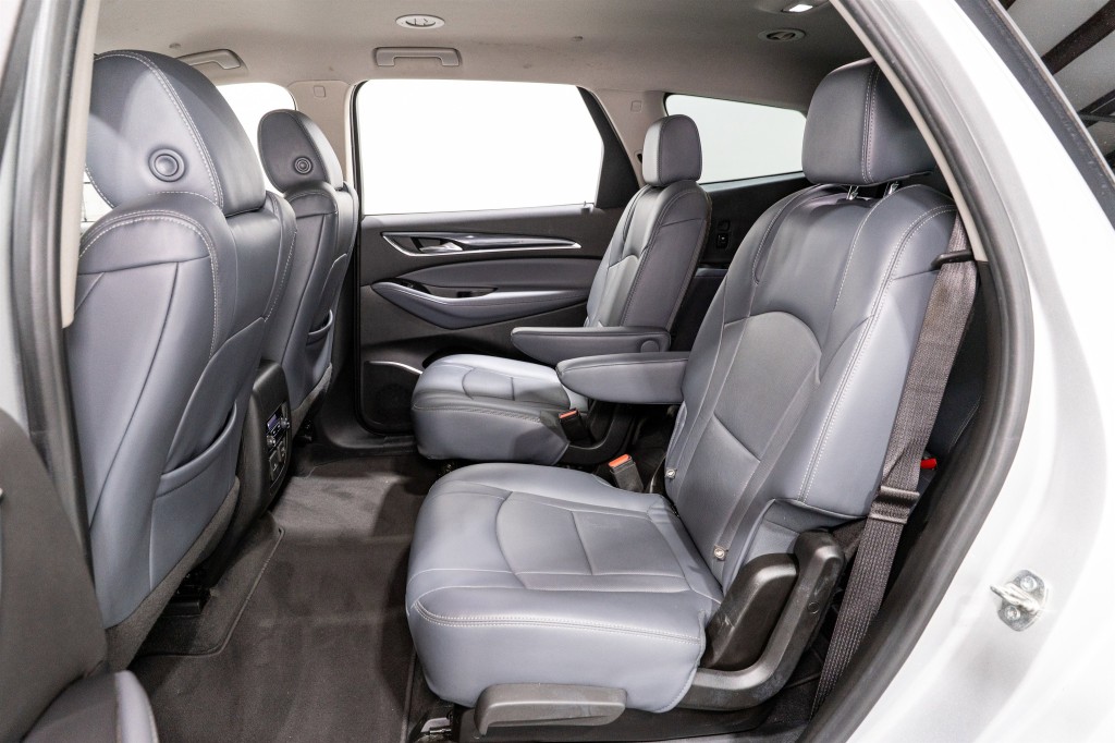 2020 Buick Enclave Image 31