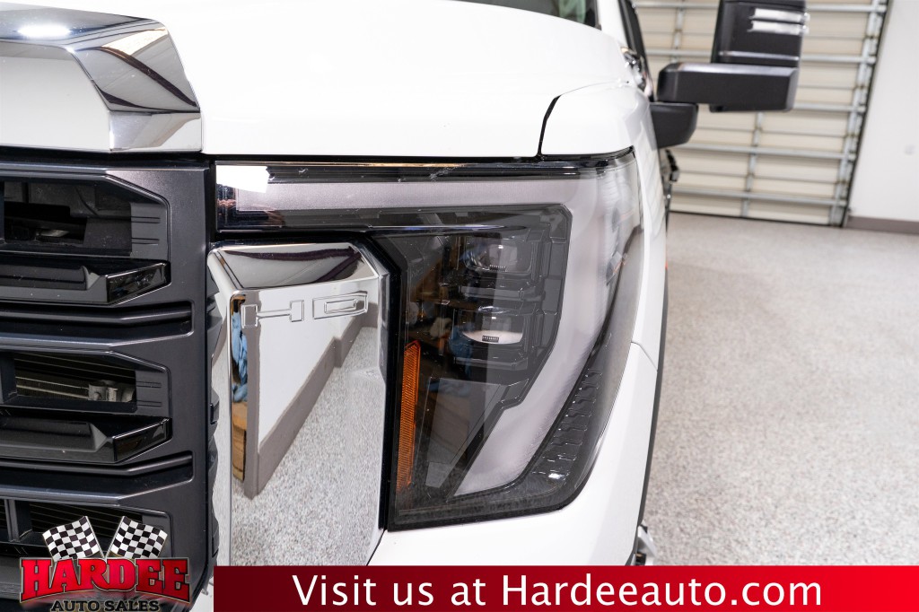 2024 GMC Sierra 3500 Image 8