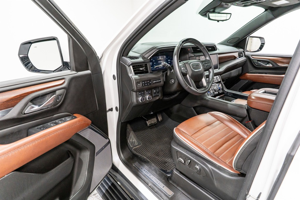 2024 GMC Yukon Image 13