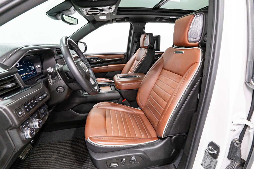 2024 GMC Yukon Image 16