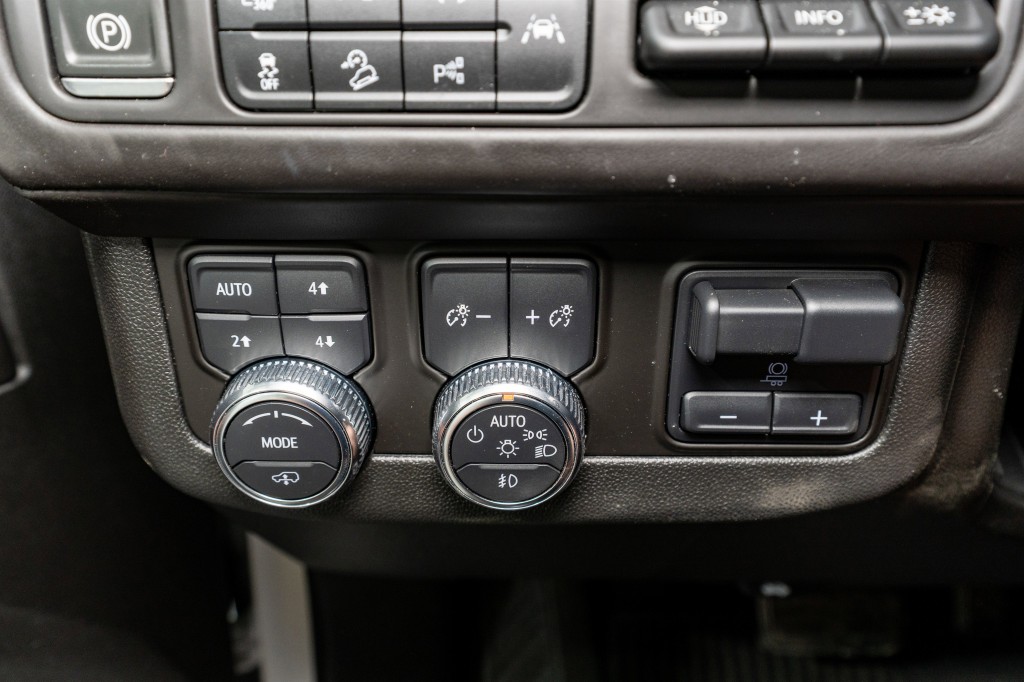 2024 GMC Yukon Image 33