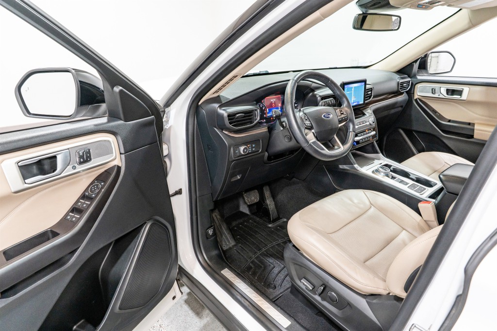2020 Ford Explorer Image 12