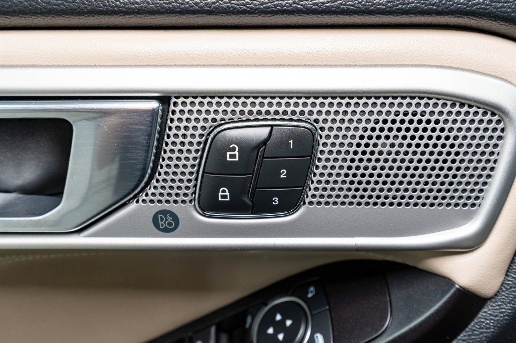 2020 Ford Explorer Image 14