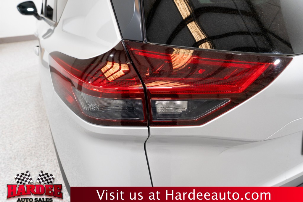 2023 Nissan Rogue Image 9