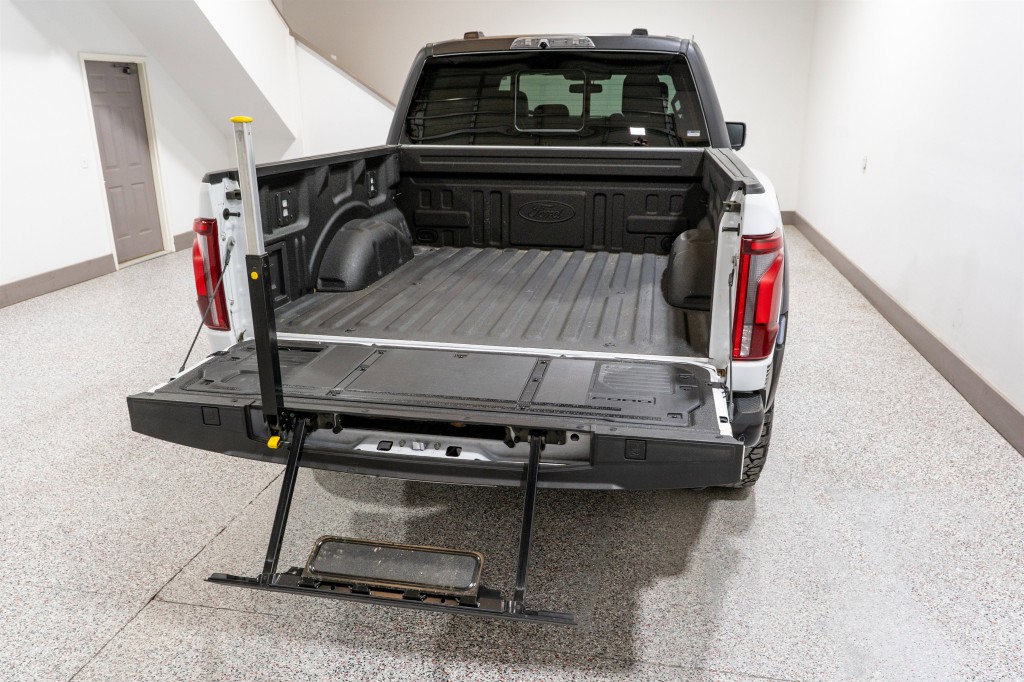 2025 Ford F-150 Image 11