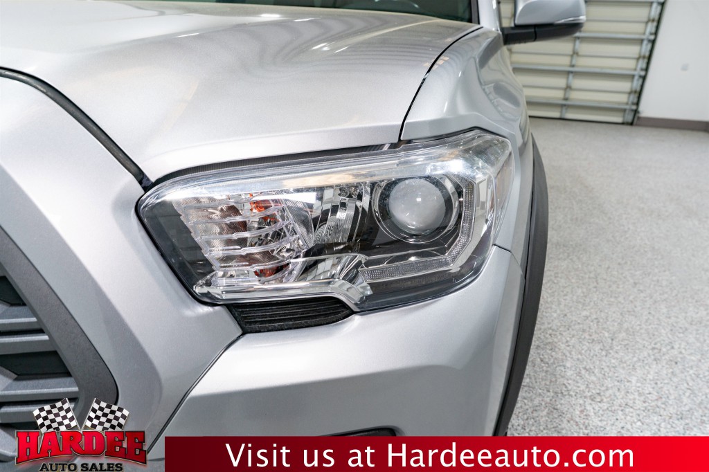 2020 Toyota Tacoma Image 8