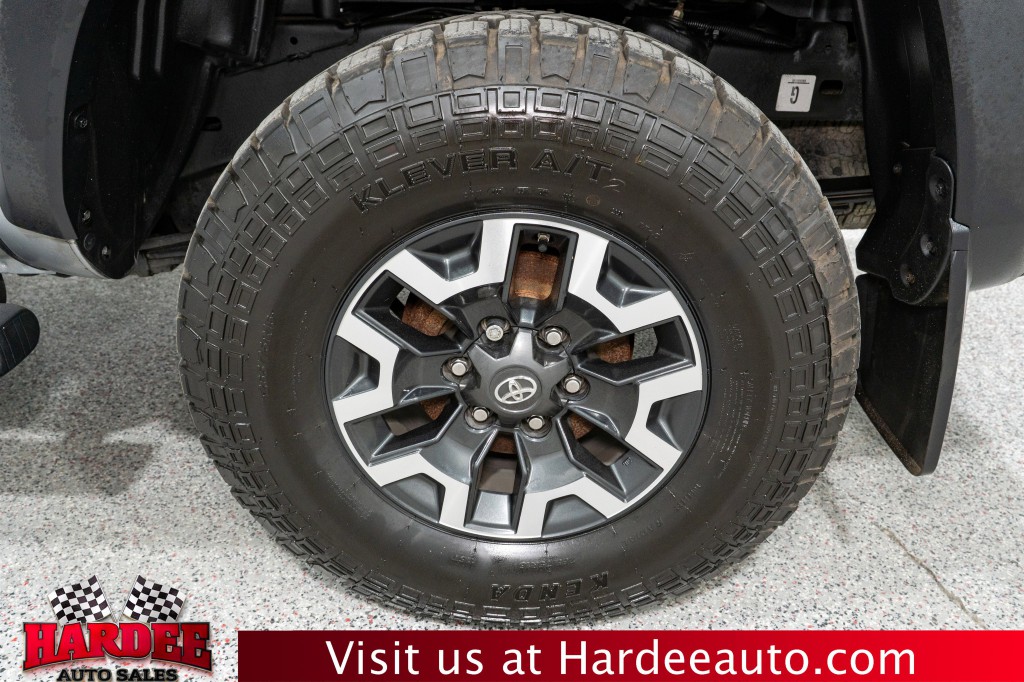 2020 Toyota Tacoma Image 10