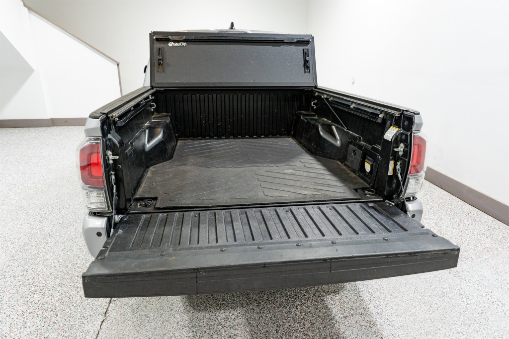 2020 Toyota Tacoma Image 12
