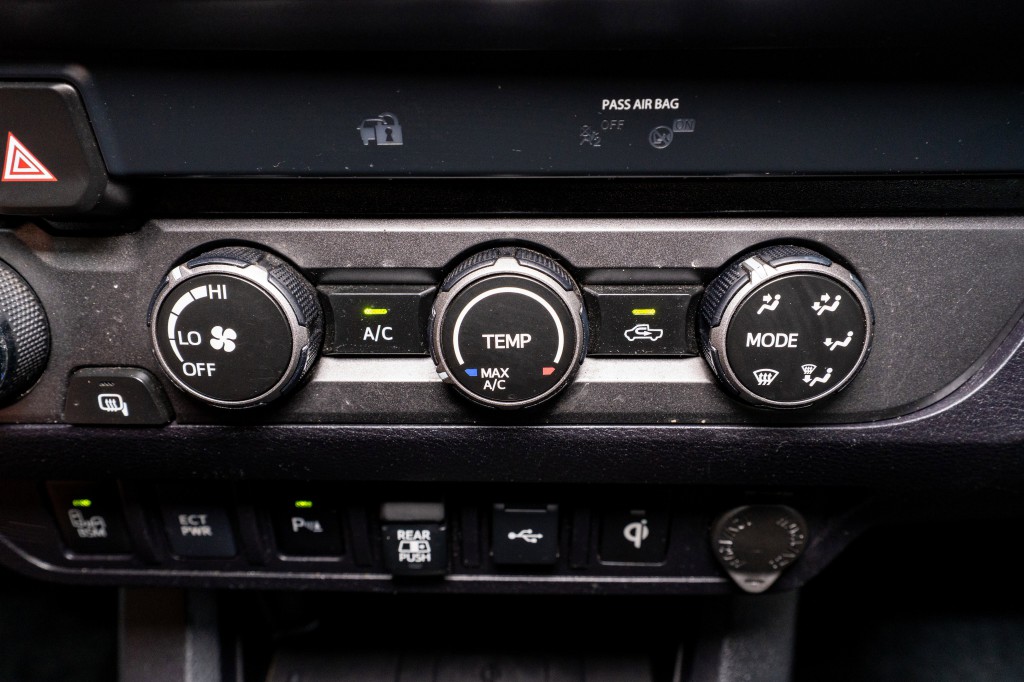 2020 Toyota Tacoma Image 21