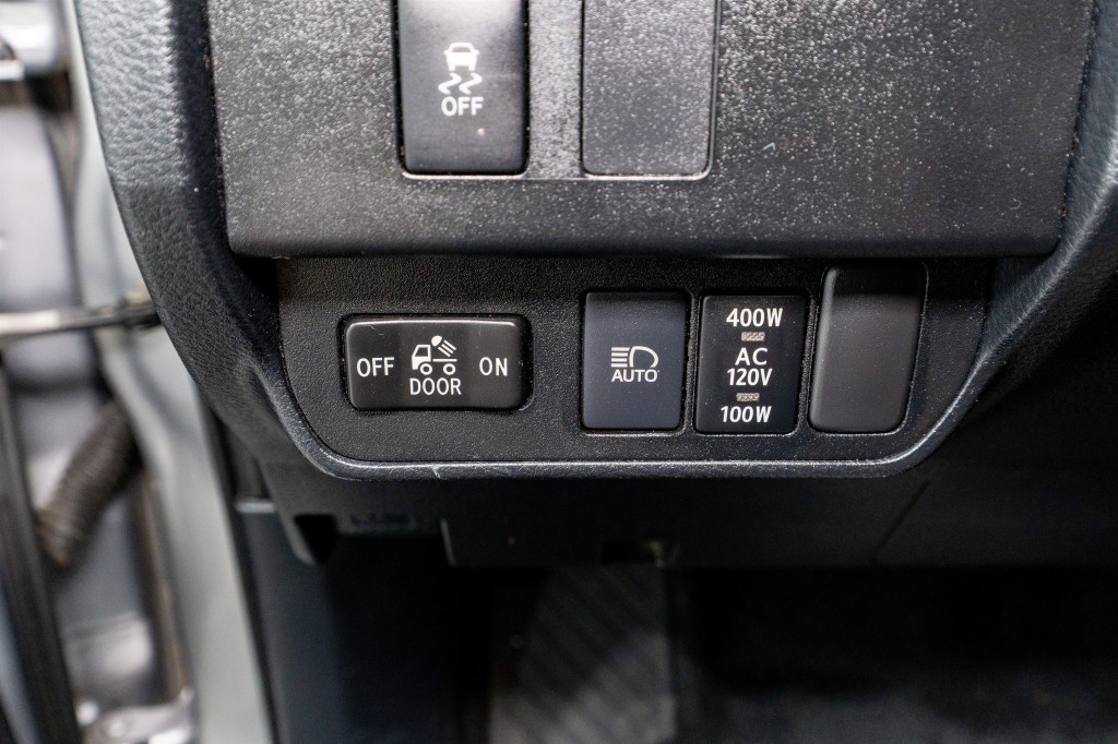 2020 Toyota Tacoma Image 32