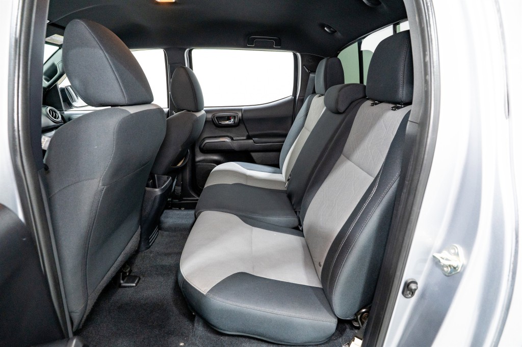 2020 Toyota Tacoma Image 33