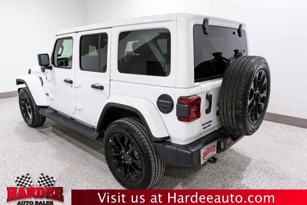 2025 Jeep Wrangler Image 3