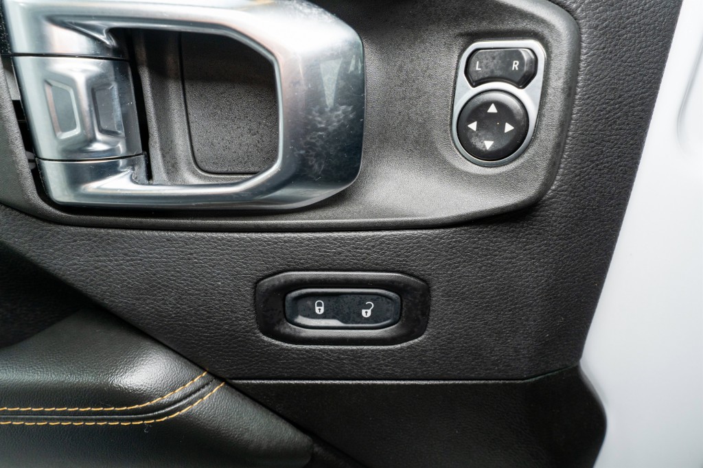 2025 Jeep Wrangler Image 13