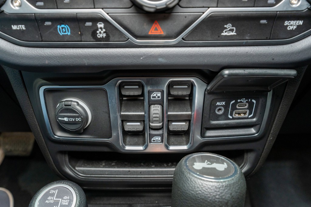 2025 Jeep Wrangler Image 21