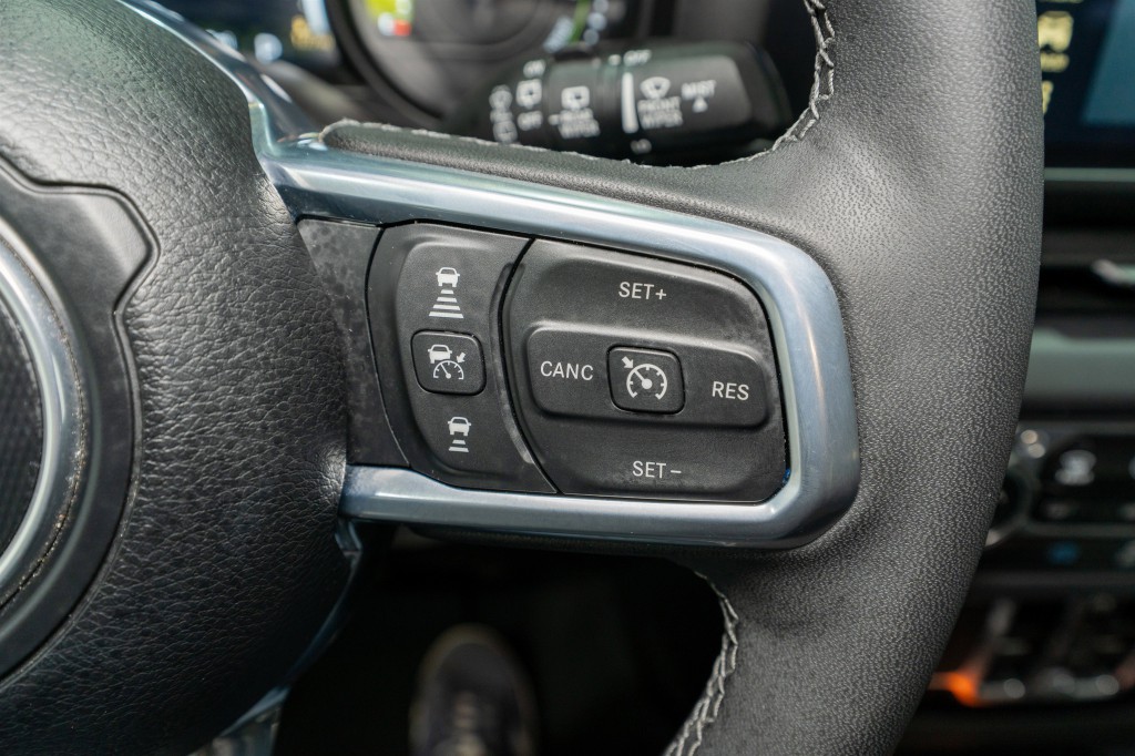 2025 Jeep Wrangler Image 25
