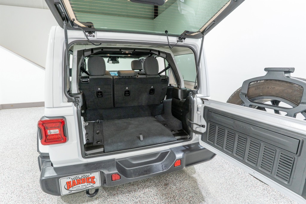 2025 Jeep Wrangler Image 33