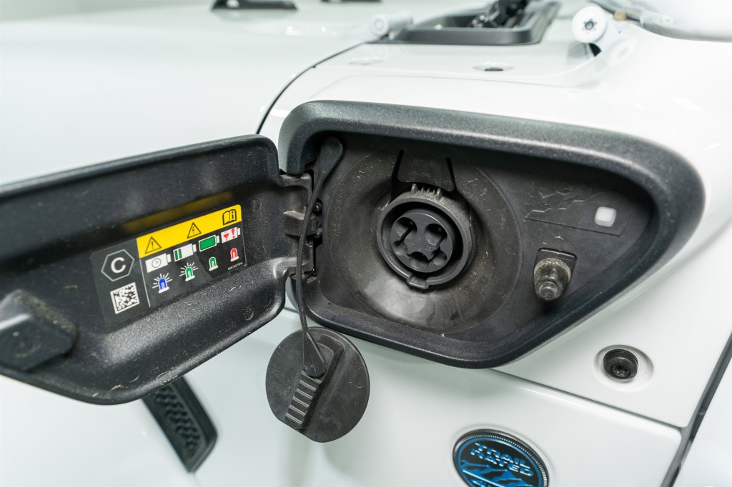 2025 Jeep Wrangler Image 35
