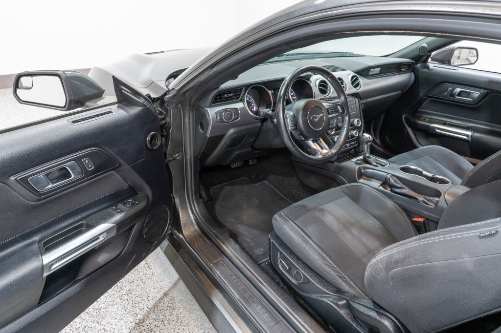 2019 Ford Mustang Image 11